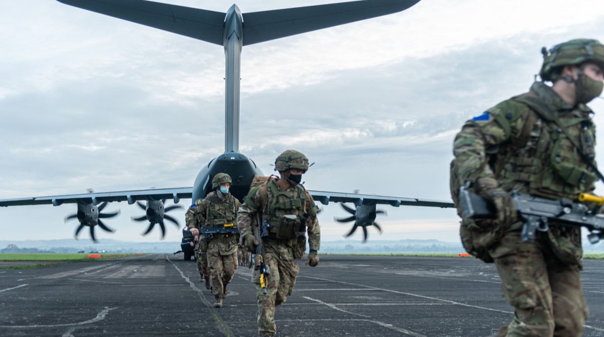 british-troops-disembark-an-raf-a400-ogl-open-government-license